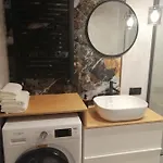 River House Apartment *