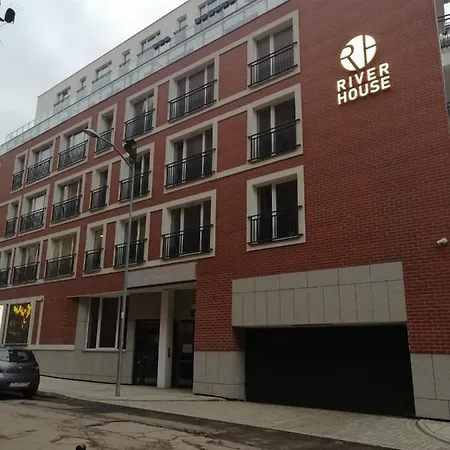 Apartment River House *