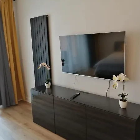 Apartment River House *