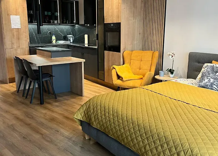 Apartment River House *